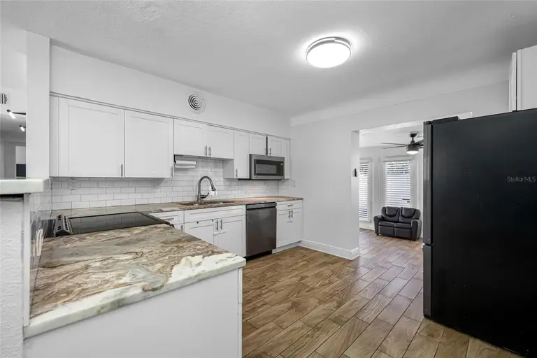1404 WOOD AVE — photo 5
