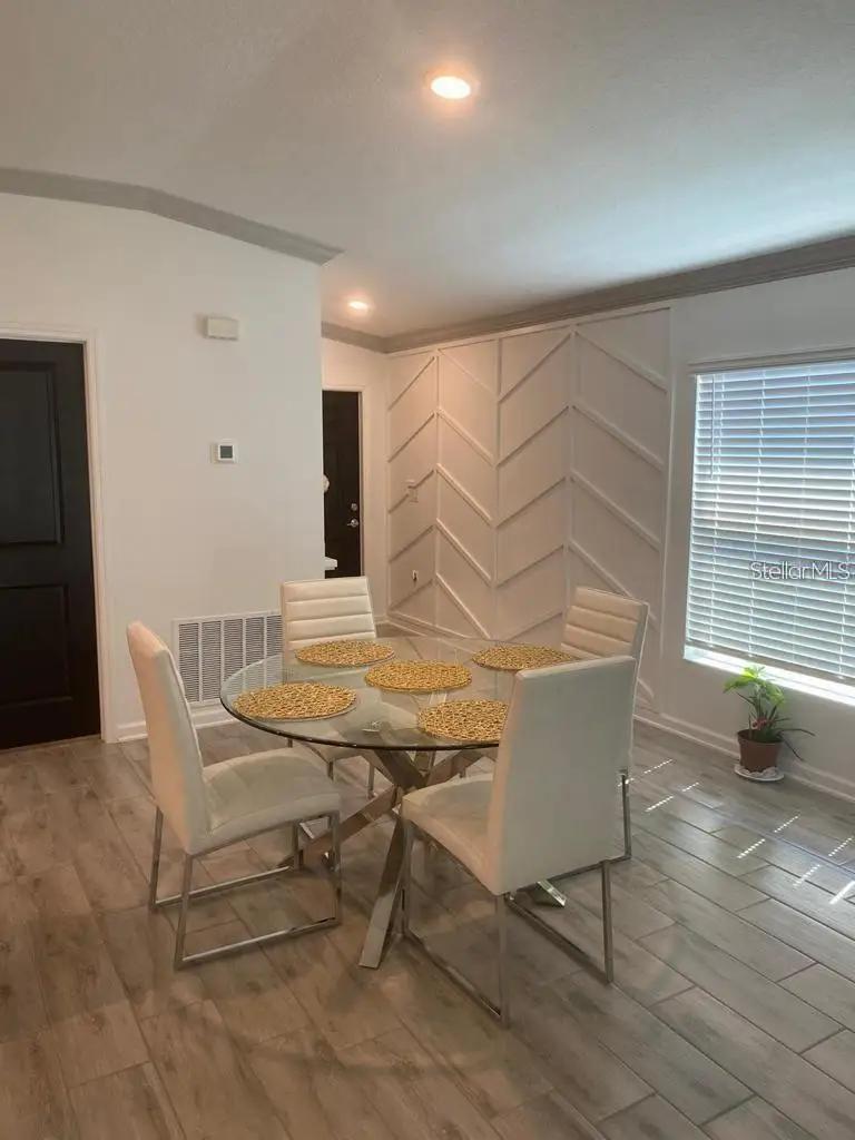 212 PERSHING ST — photo 3