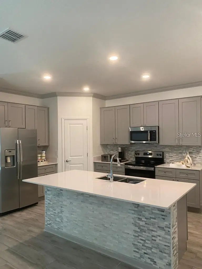 212 PERSHING ST — photo 4