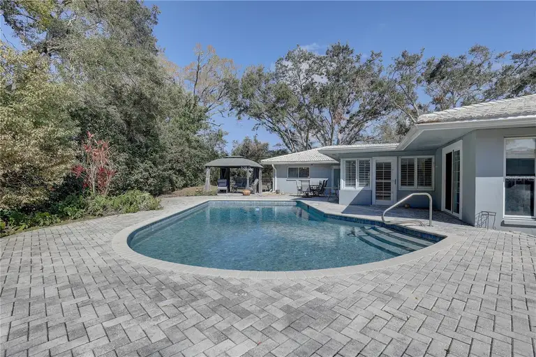 1854 WATEROAK DR W — photo 2