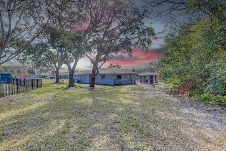 1854 WATEROAK DR W — photo 3