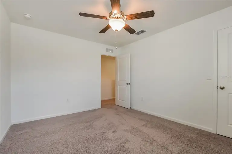 2084 HEMINGWAY CIR — photo 2