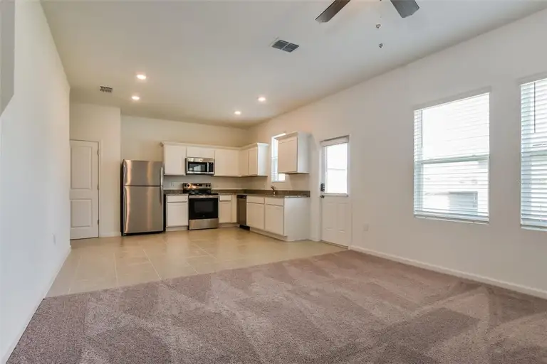 2084 HEMINGWAY CIR — photo 3