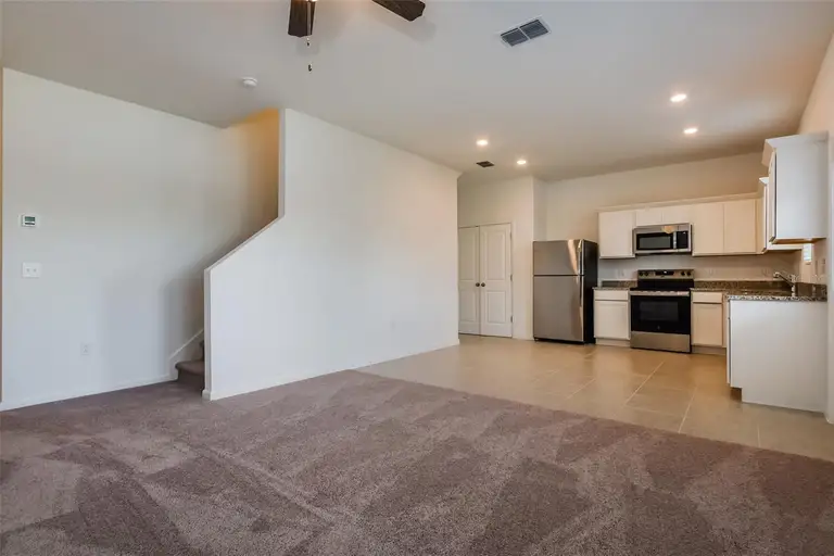 2084 HEMINGWAY CIR — photo 4