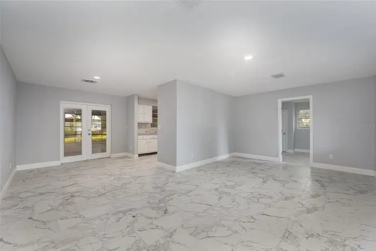 135 STEPHENSON DR — photo 5