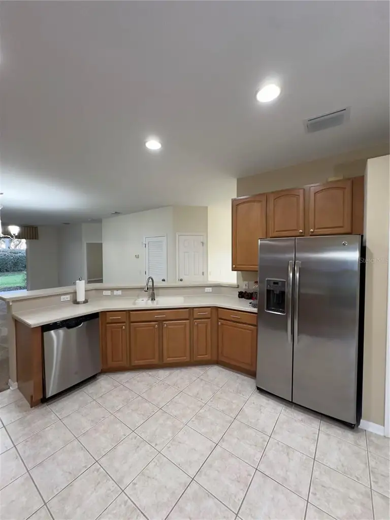 10222 DEVONSHIRE LAKE DR — photo 2