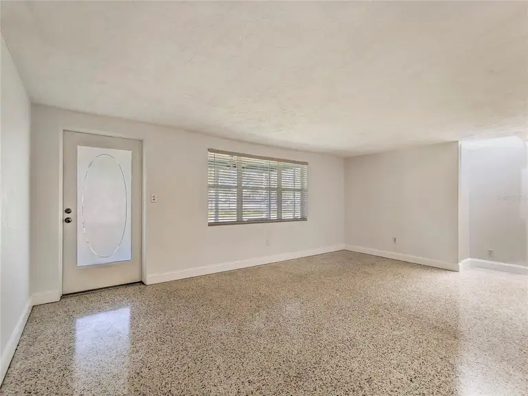 5039 SUSAN AVE — photo 4