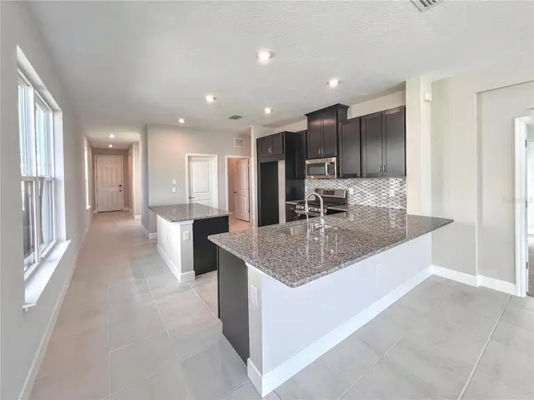 10125 MILKY WAY CIR — photo 2