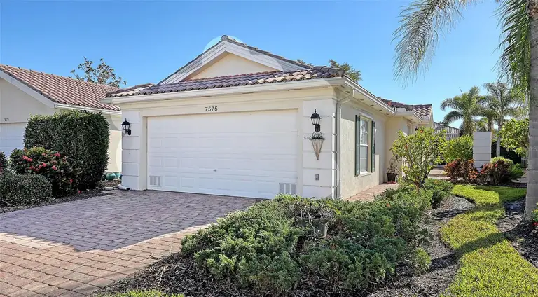 7575 QUINTO DR — photo 2