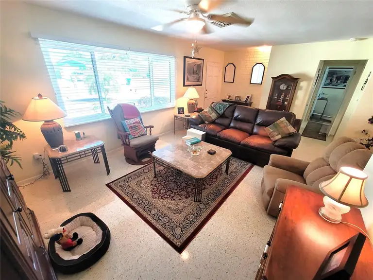 1340 OAKBROOK DR — photo 3