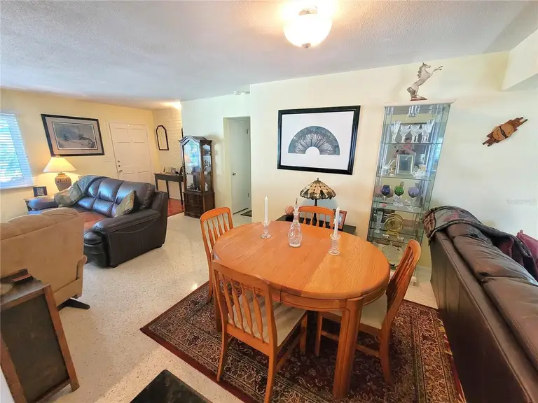 1340 OAKBROOK DR — photo 5