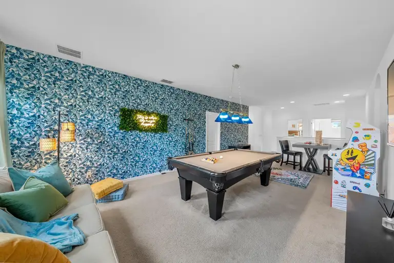 4164 OAKTREE DR — photo 3