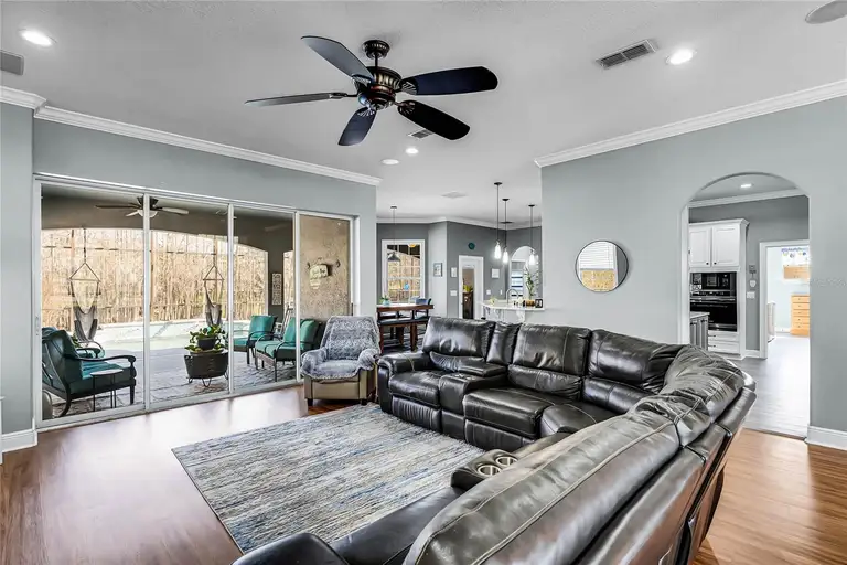 11101 VERSAILLES BLVD — photo 4