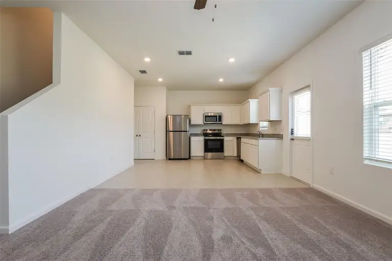 2042 HEMINGWAY CIR — photo 3