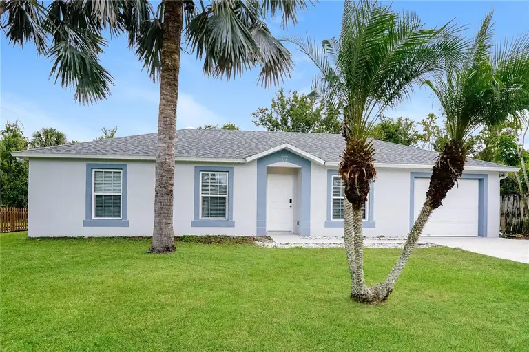 207 WILDWOOD DR