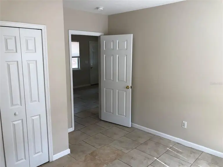 110 FOREST AVE #12 — photo 3