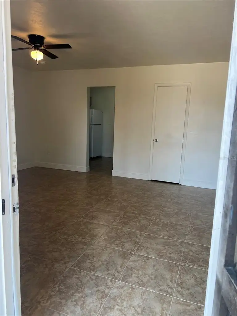 21274 COULTON AVE — photo 3