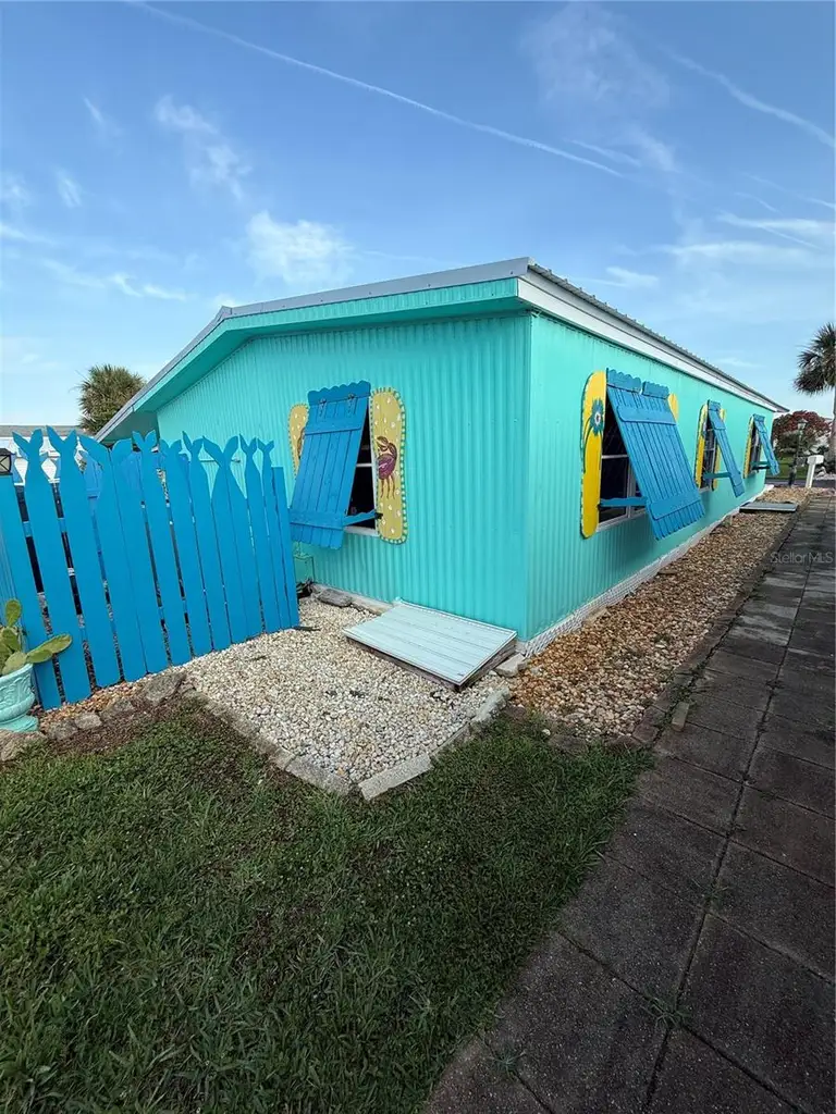 89 MERRIMAC DR — photo 5