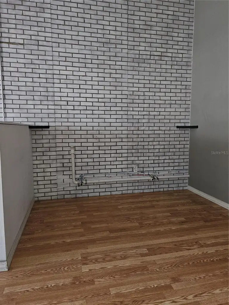 213 2ND ST #8 — photo 5