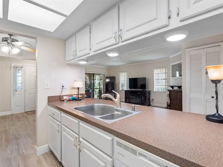 10182 SEMINOLE ISLAND DR — photo 2