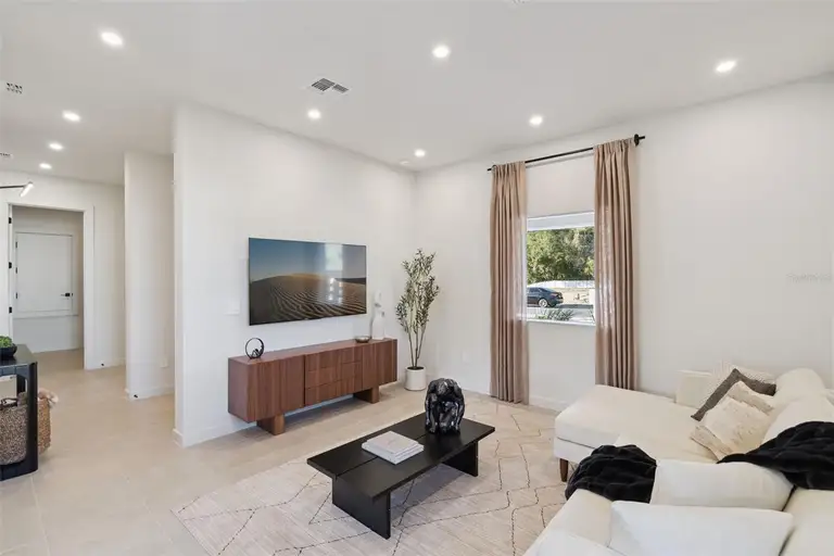 427 SKYFIELD CT — photo 4