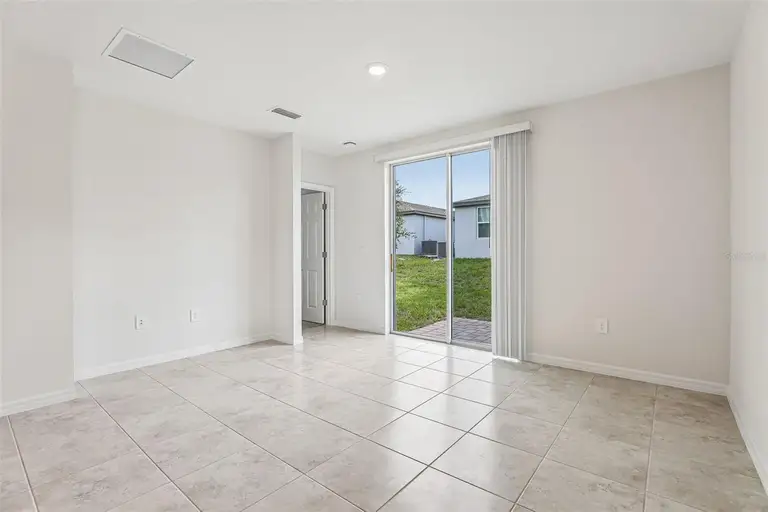 3713 QUEENSLAND CT — photo 5