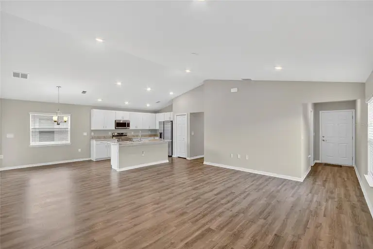 1047 ARUBA AVE — photo 4