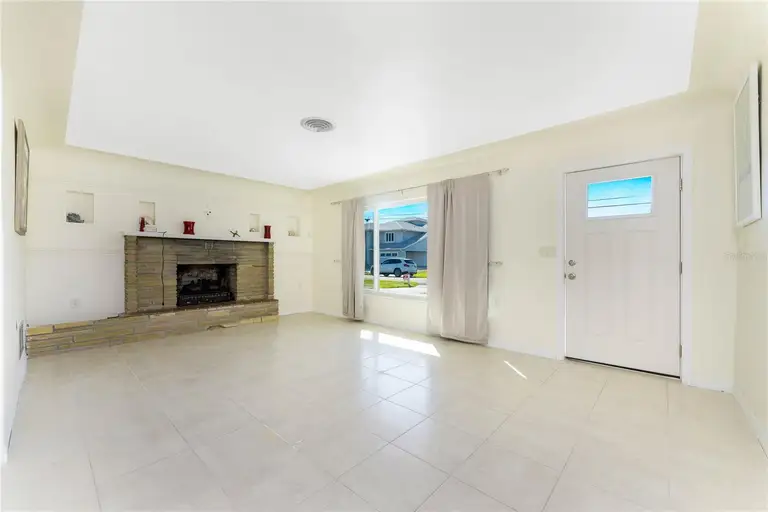 1447 LEMON BAY DR — photo 4