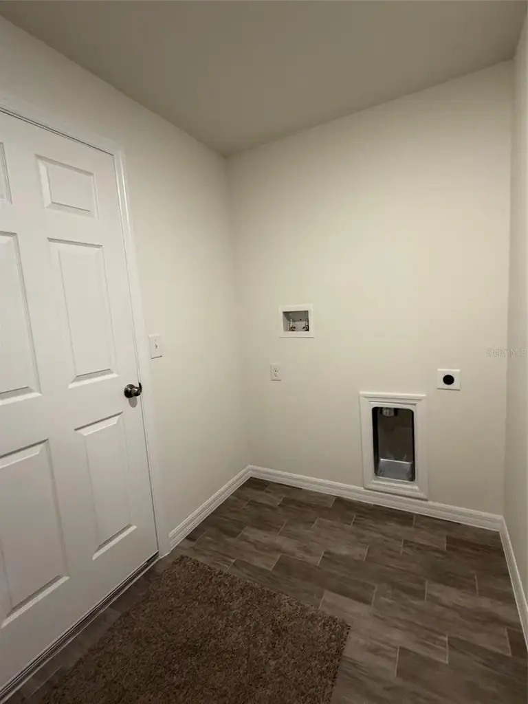 904 HUDSON VALLEY DR — photo 5