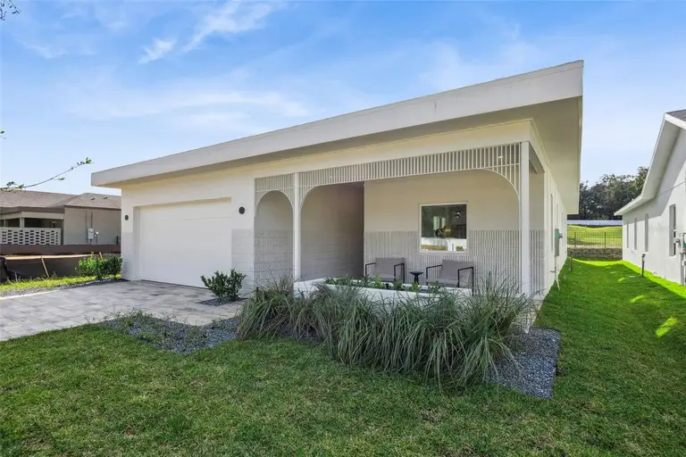 438 SKYFIELD CT
