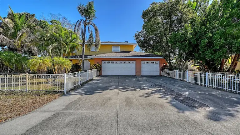 2429 WHIPPOORWILL CIR