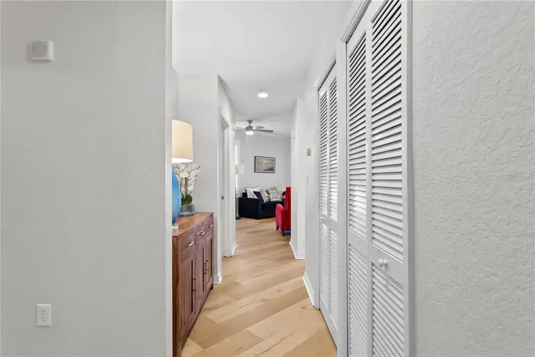 700 S HARBOUR ISLAND BLVD #218 — photo 2