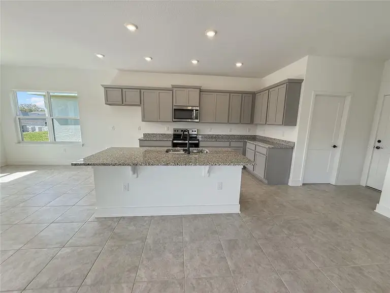 274 ANN ROSE WAY — photo 4