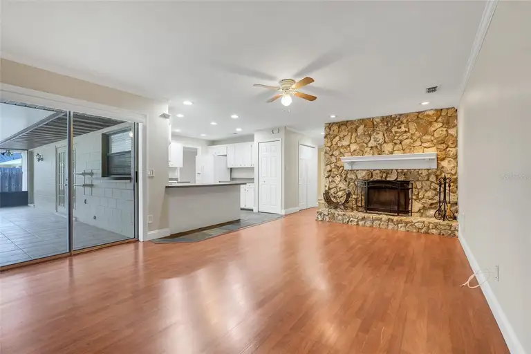 1009 TERRY DR