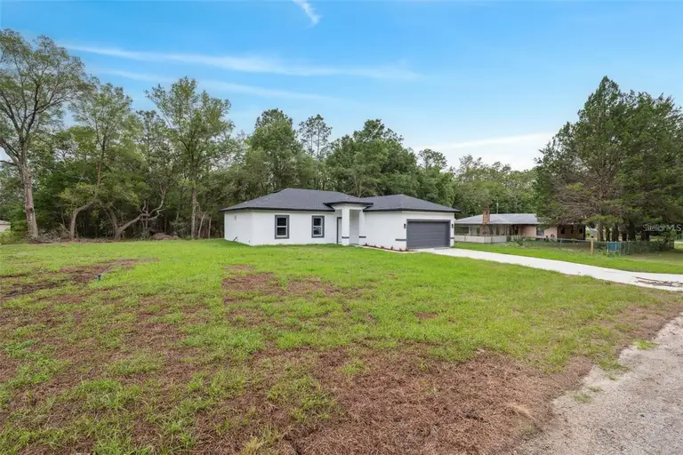 732 W MACROY PL — photo 2