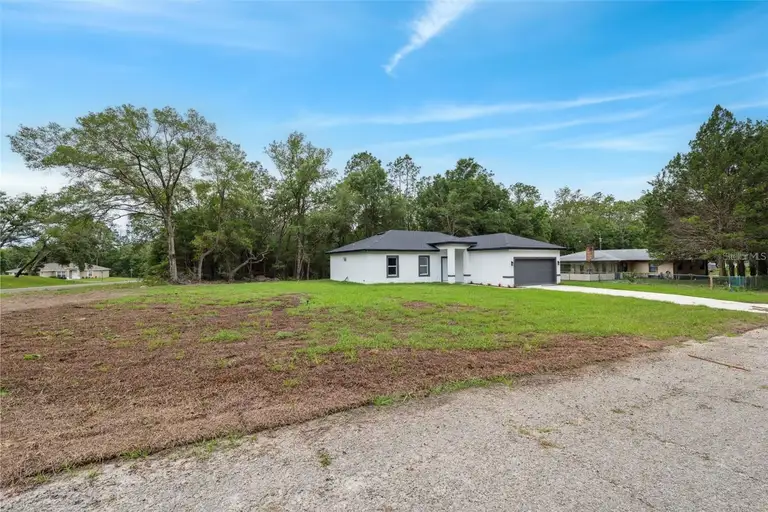 732 W MACROY PL — photo 3