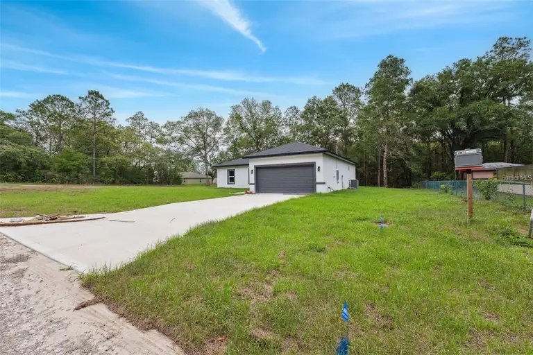732 W MACROY PL — photo 4