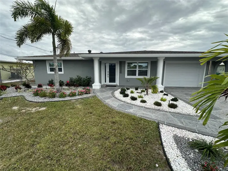 717 CRESTVIEW CIR NW — photo 3