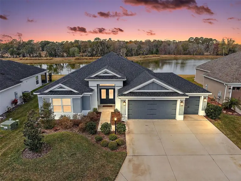 4138 BURGESS DR — photo 3