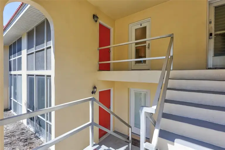 137 AVENIDA MESSINA #3 — photo 3