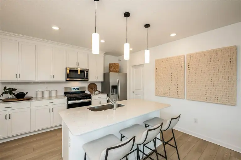 6279 BROAD FIELD AVE — photo 2