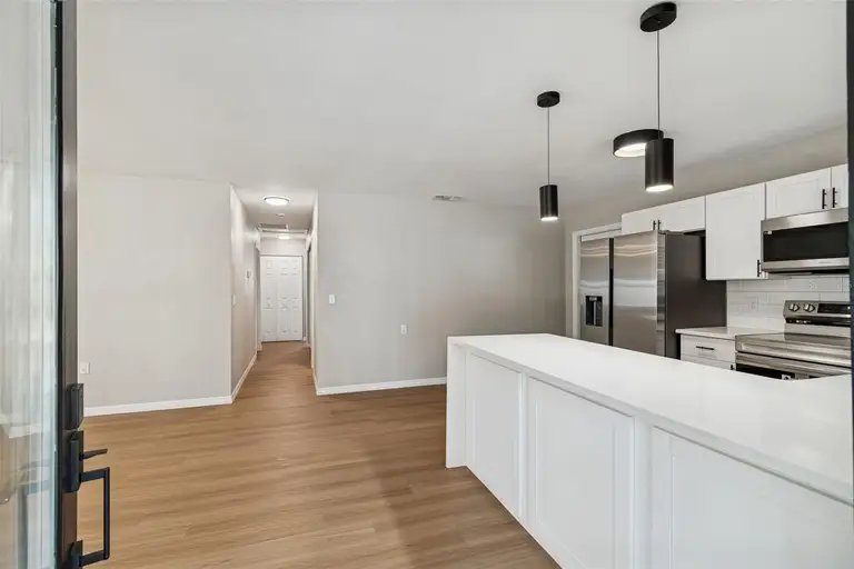 7139 PINEWOOD DR — photo 4