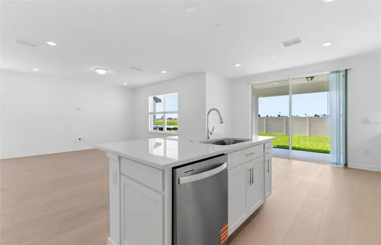 7910 PALM PARADISE PL — photo 4