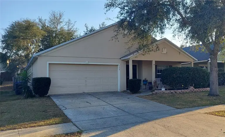 1124 BLUEGRASS DR