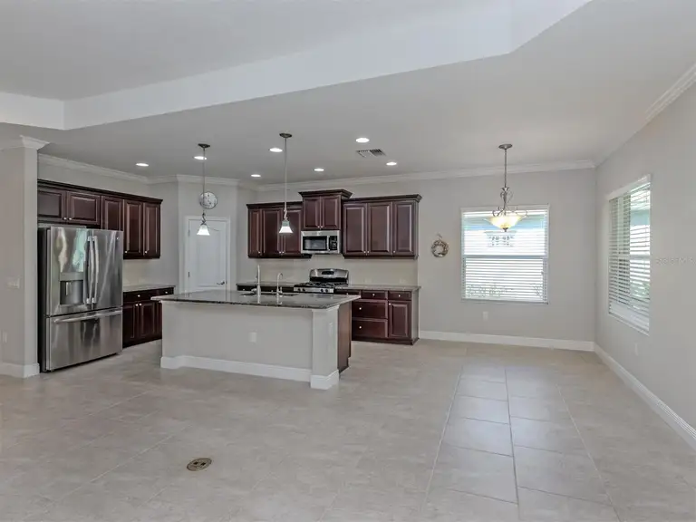 12240 STUART DR — photo 4