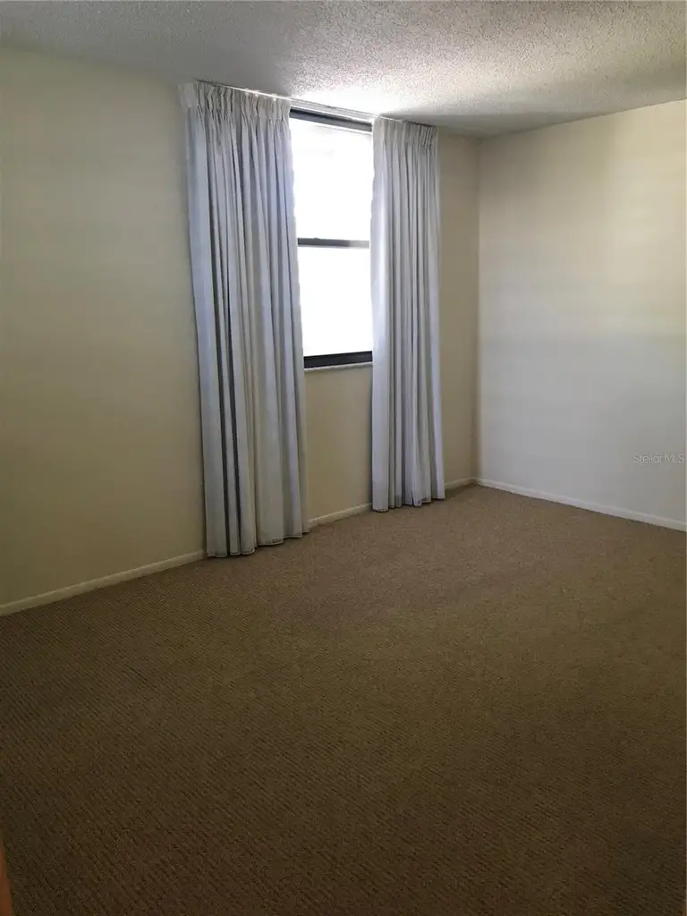 452 PALM TREE DR #452 — photo 3