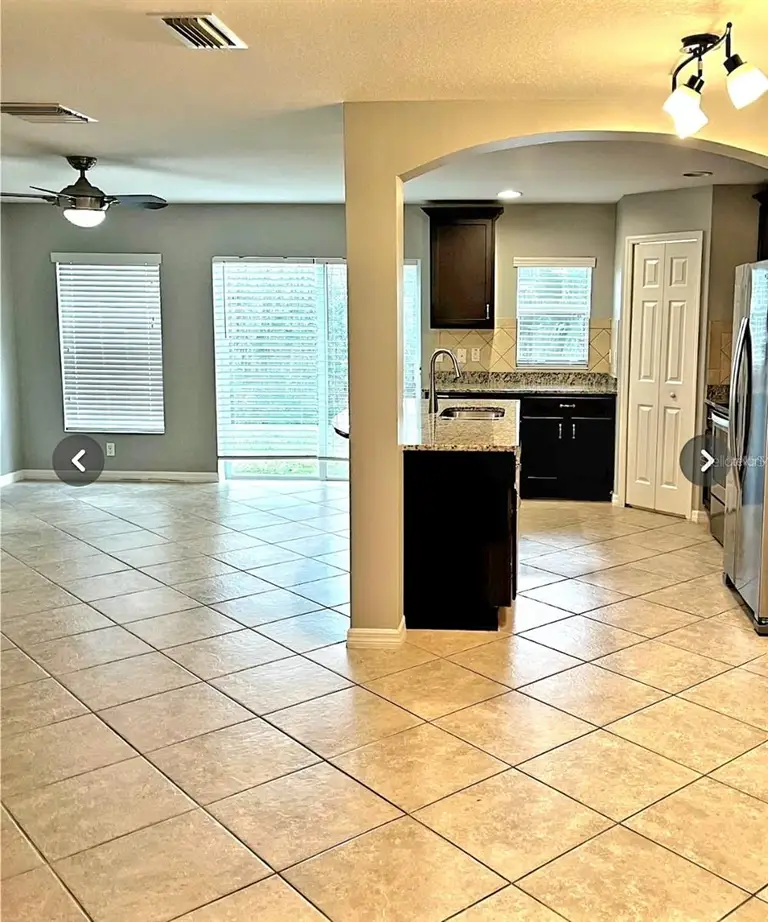 2756 BIRCHCREEK DR — photo 2