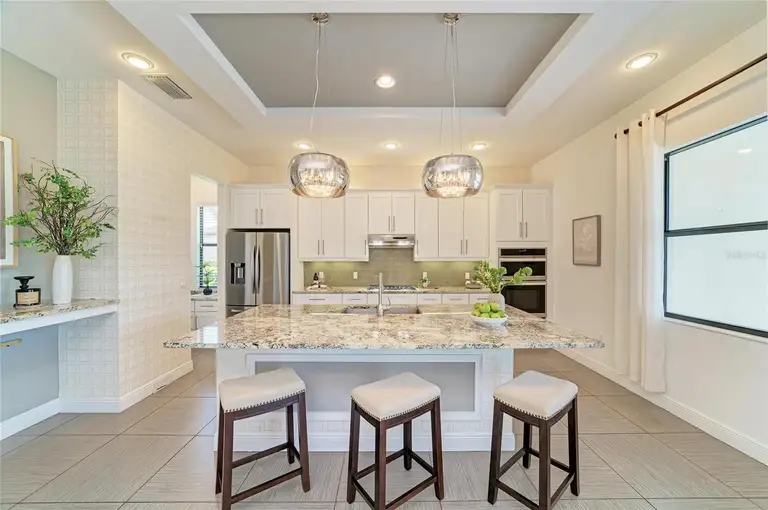 826 HONEYFLOWER LOOP — photo 3
