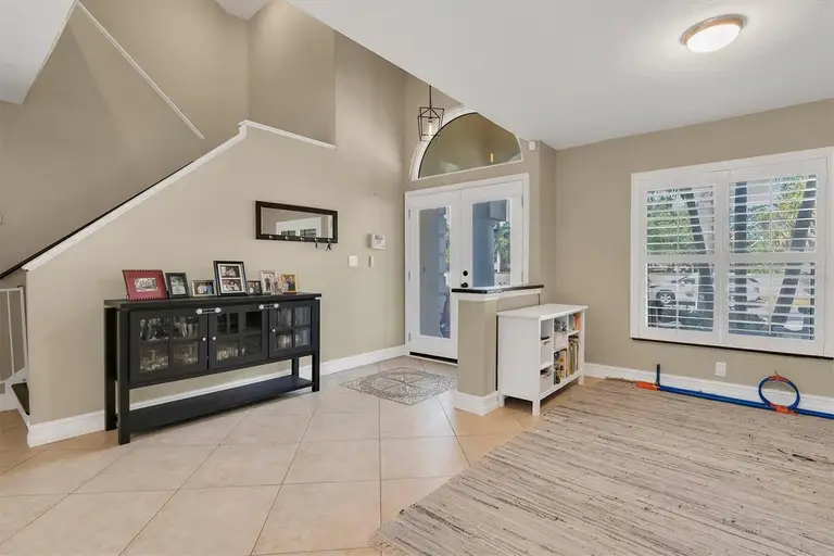 906 LANDMARK CIR S — photo 5