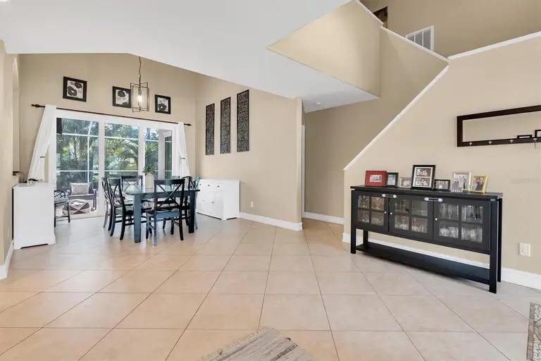 906 LANDMARK CIR S — photo 4